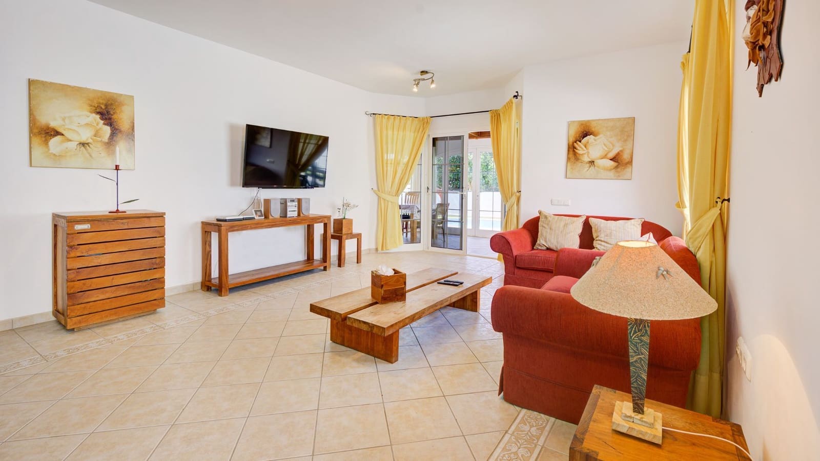 4 soveværelse Villa til salg i Caleta de Fuste med swimmingpool - € 520.000 (Ref: 9034346)