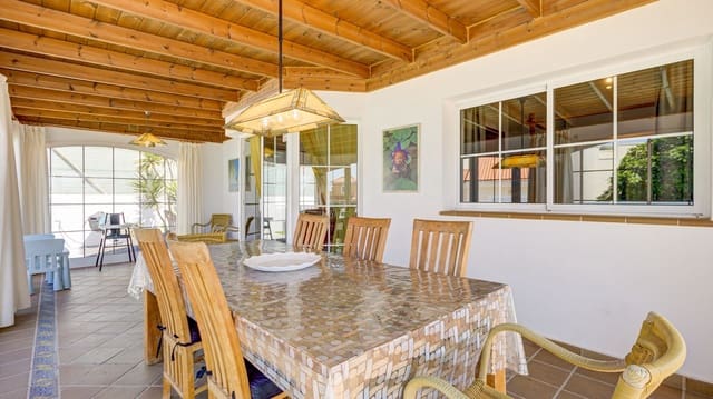 4 soveværelse Villa til salg i Caleta de Fuste, Antigua med swimmingpool - € 520.000 (Ref: 9034346)