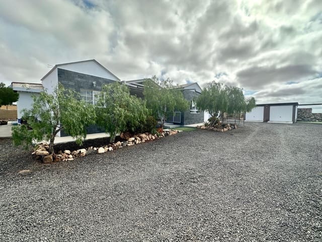 3 quarto Moradia para venda em Puerto del Rosario com garagem - 619 900 € (Ref: 9036317)