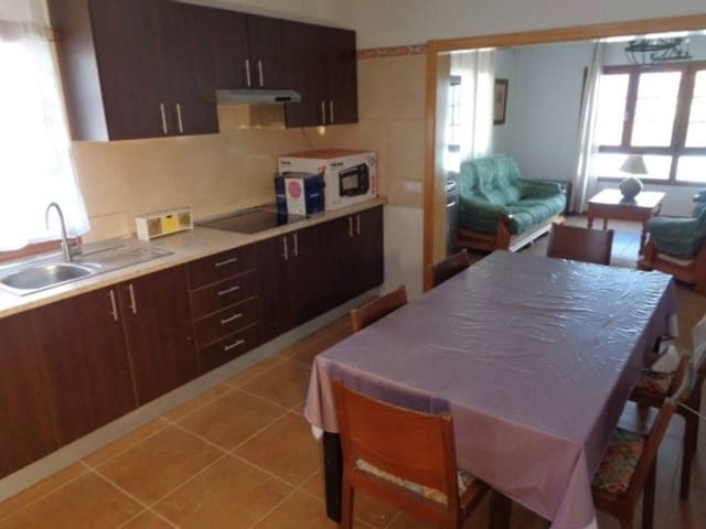 4 bedroom Villa for sale in Antigua - € 400,000 (Ref: 9036318)