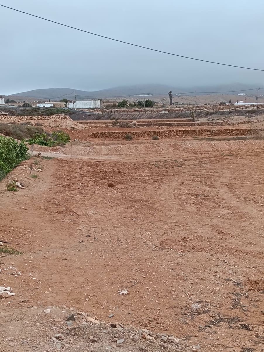 Grunde uden byggetilladelser til salg i Llanos de la Concepcion - € 90.000 (Ref: 9100516)