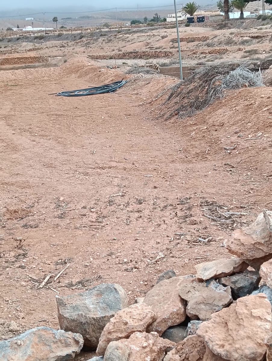 Grunde uden byggetilladelser til salg i Llanos de la Concepcion - € 90.000 (Ref: 9100516)