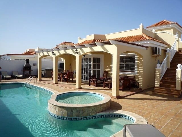 4 camera da letto Villa in vendita in Caleta de Fuste, Antigua con piscina garage - 510.000 € (Rif: 9129514)