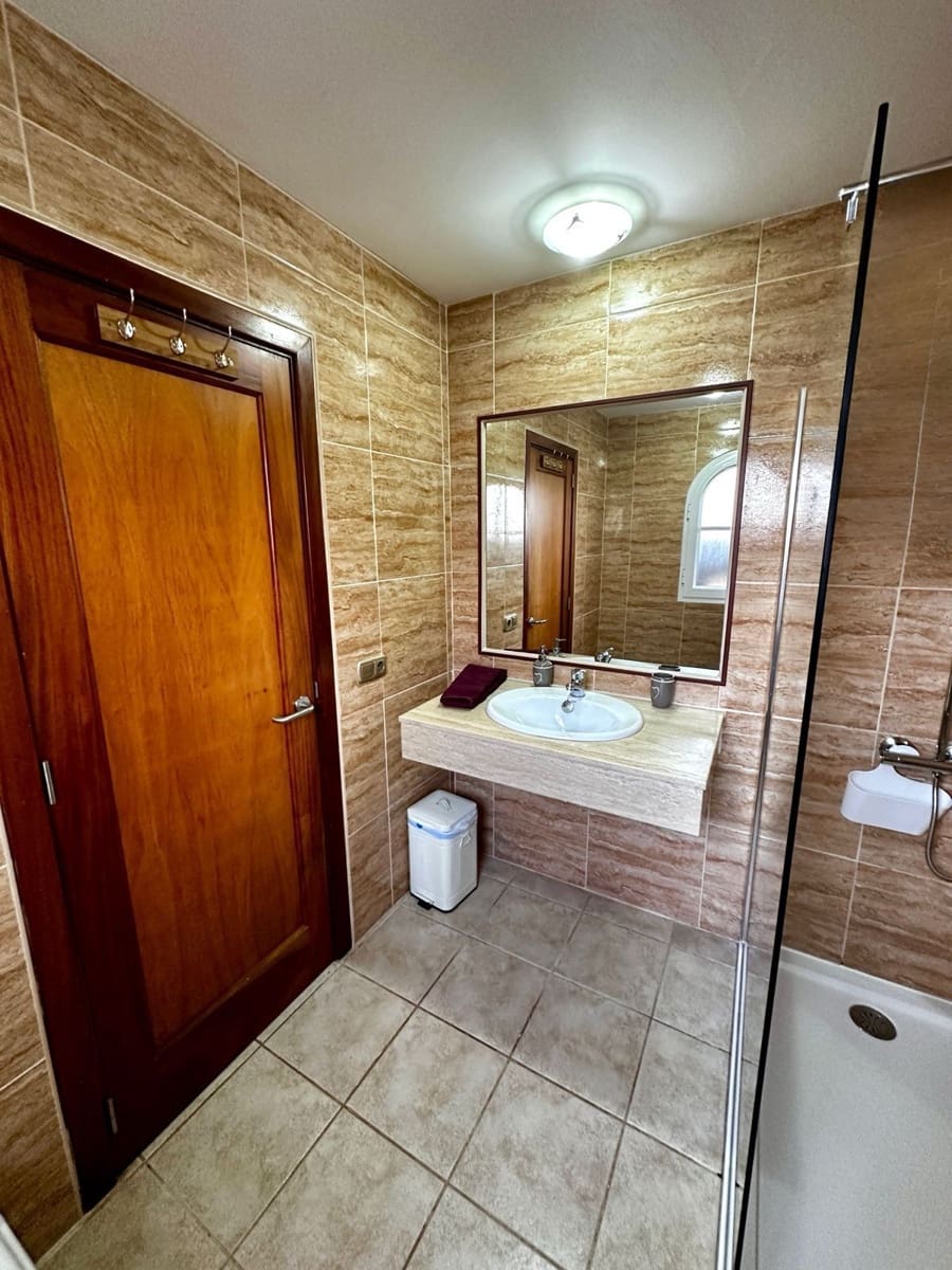 4 quarto Moradia para venda em Caleta de Fuste com piscina garagem - 510 000 € (Ref: 9129514)