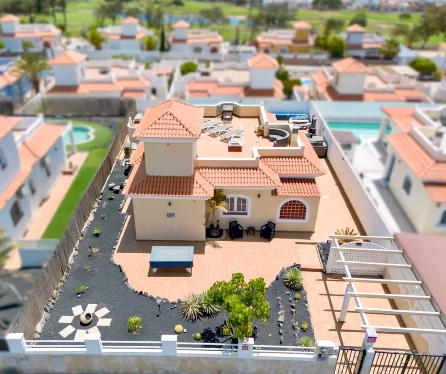 4 quarto Moradia para venda em Caleta de Fuste com piscina garagem - 510 000 € (Ref: 9129514)