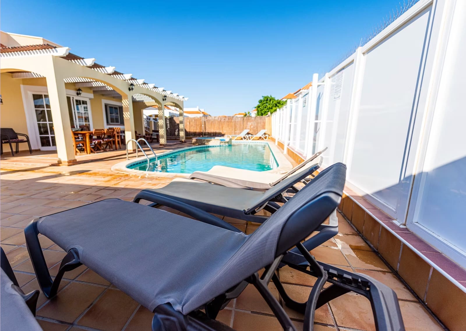 4 quarto Moradia para venda em Caleta de Fuste com piscina garagem - 510 000 € (Ref: 9129514)