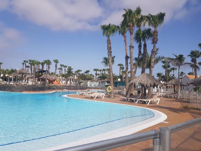 1 bedroom Apartment for sale in Corralejo, La Oliva - € 232,000 (Ref: 9136925)