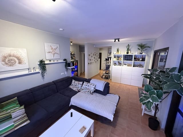 3 bedroom Villa for sale in Triquivijate, Antigua with pool garage - € 499,000 (Ref: 9142658)