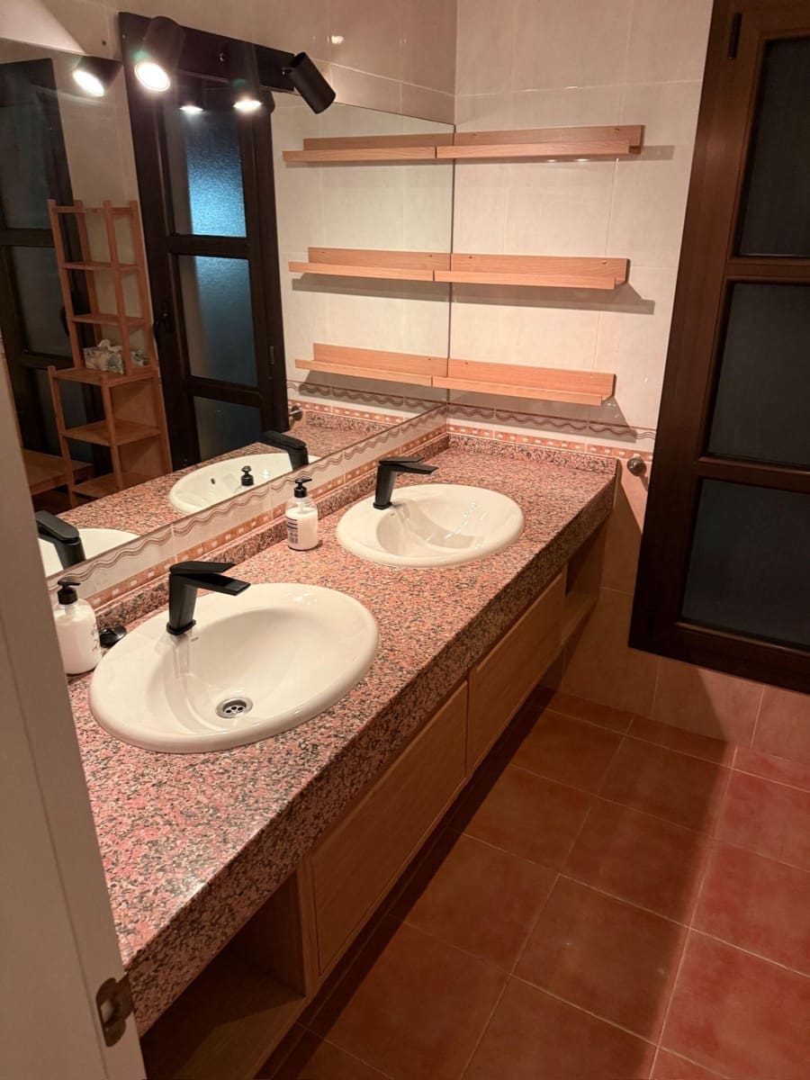 3 soveværelse Villa til salg i Triquivijate med swimmingpool garage - € 499.000 (Ref: 9142658)