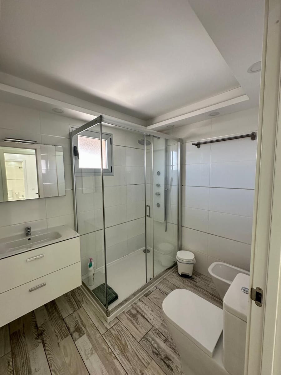 5 soveværelse Villa til salg i Caleta de Fuste - € 665.000 (Ref: 9202229)