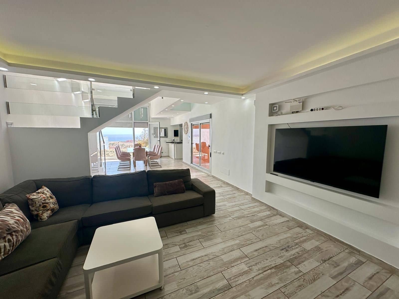 5 soveværelse Villa til salg i Caleta de Fuste - € 665.000 (Ref: 9202229)