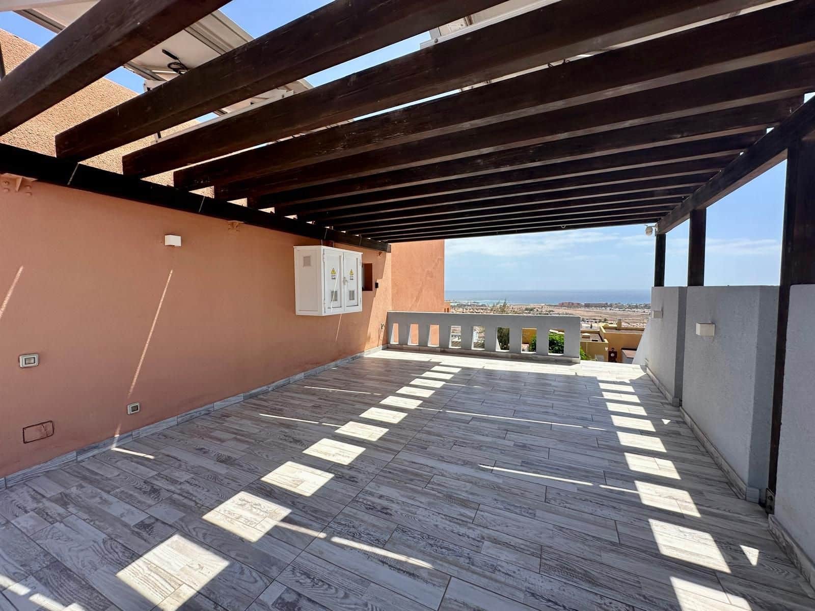 5 soveværelse Villa til salg i Caleta de Fuste - € 665.000 (Ref: 9202229)