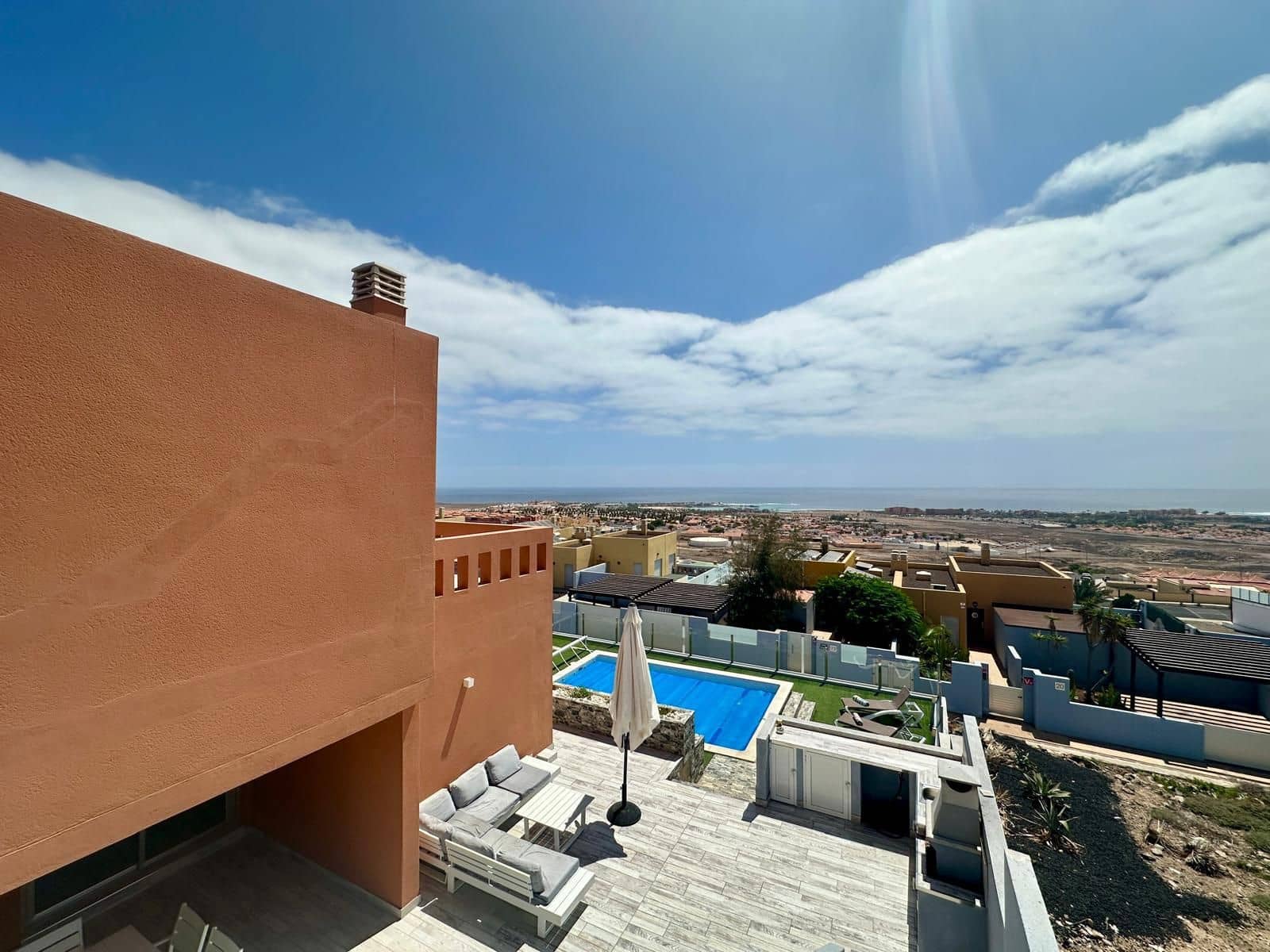 5 soveværelse Villa til salg i Caleta de Fuste - € 665.000 (Ref: 9202229)