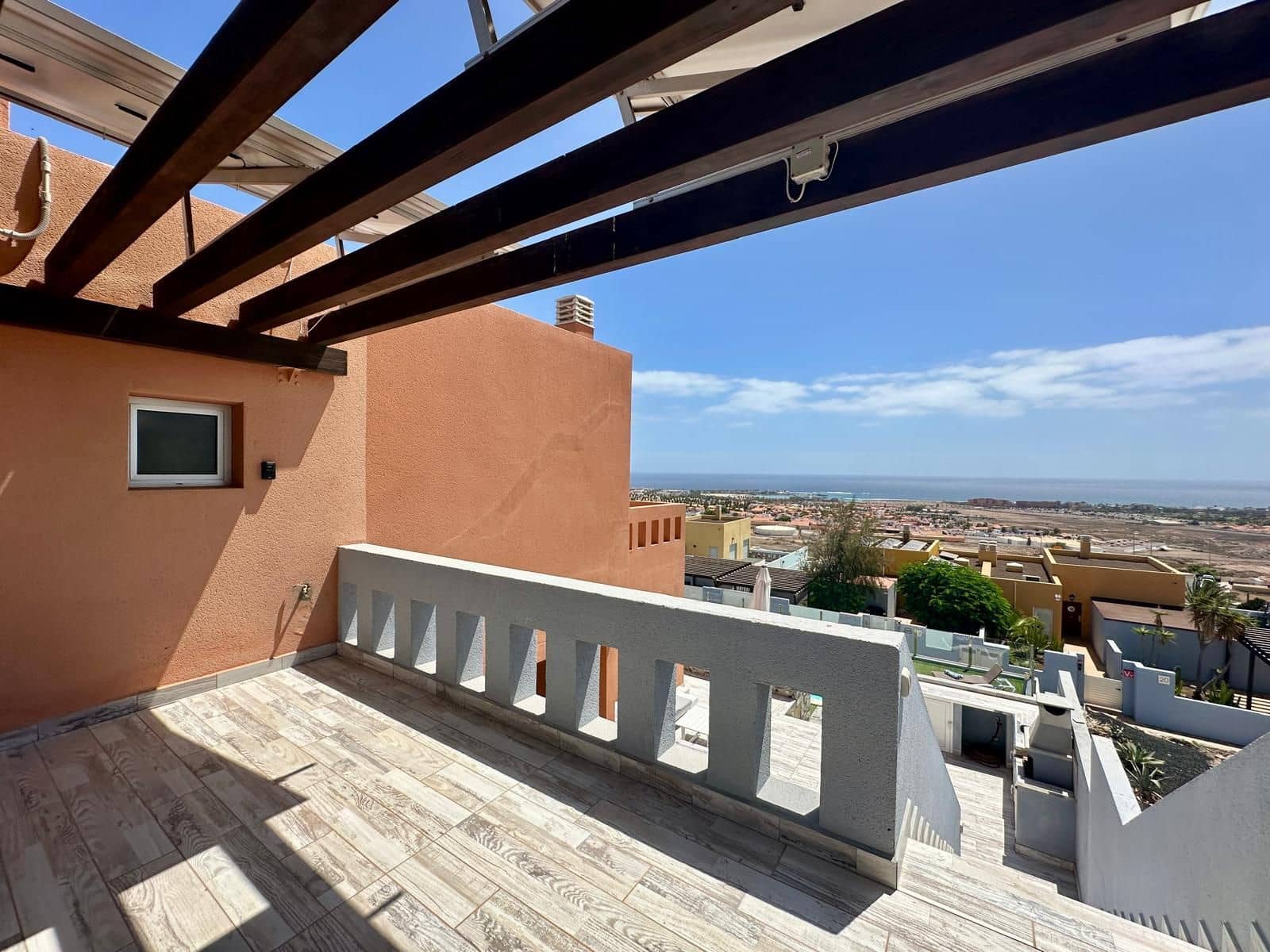 5 soveværelse Villa til salg i Caleta de Fuste - € 665.000 (Ref: 9202229)