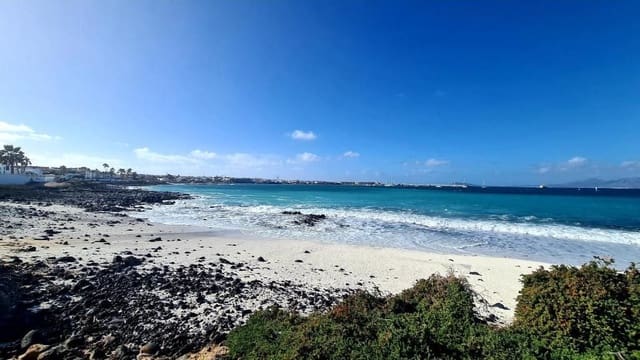 3 slaapkamer Villa te koop in Majanicho, La Oliva met zwembad garage - € 309.000 (Ref: 9242735)