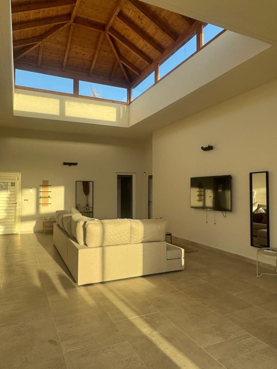 4 soveværelse Villa til salg i Caleta de Fuste med swimmingpool - € 675.000 (Ref: 9242736)