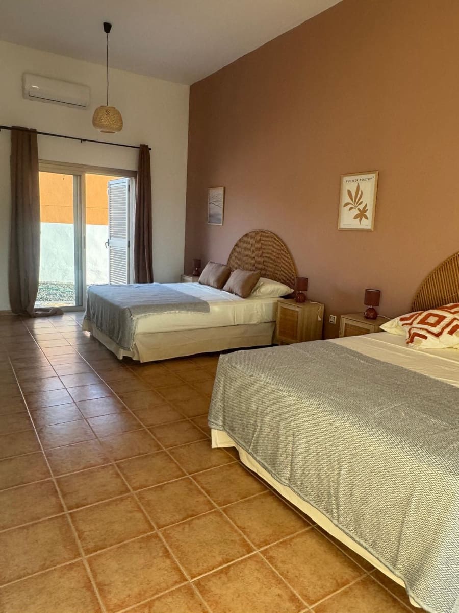 4 soveværelse Villa til salg i Caleta de Fuste med swimmingpool - € 675.000 (Ref: 9242736)