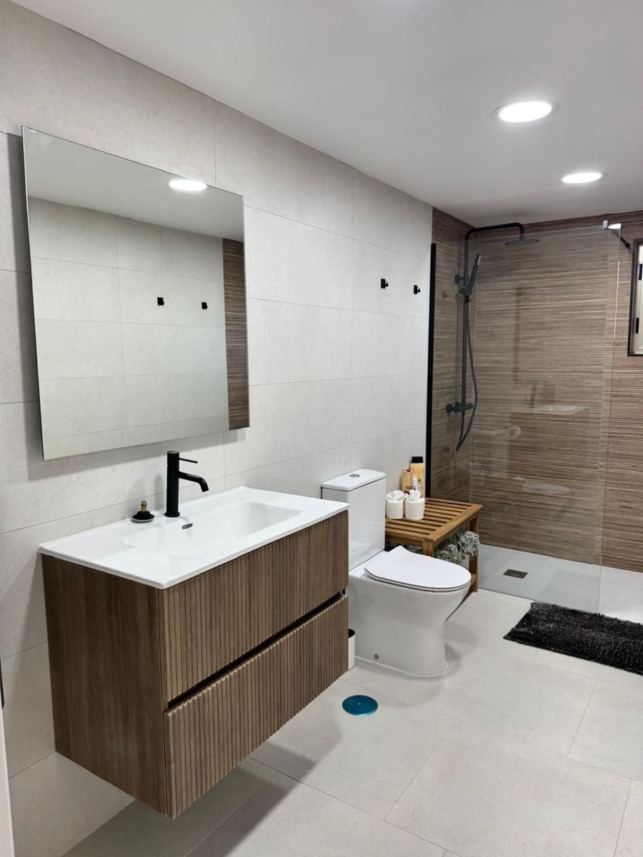 4 soveværelse Villa til salg i Caleta de Fuste med swimmingpool - € 675.000 (Ref: 9242736)