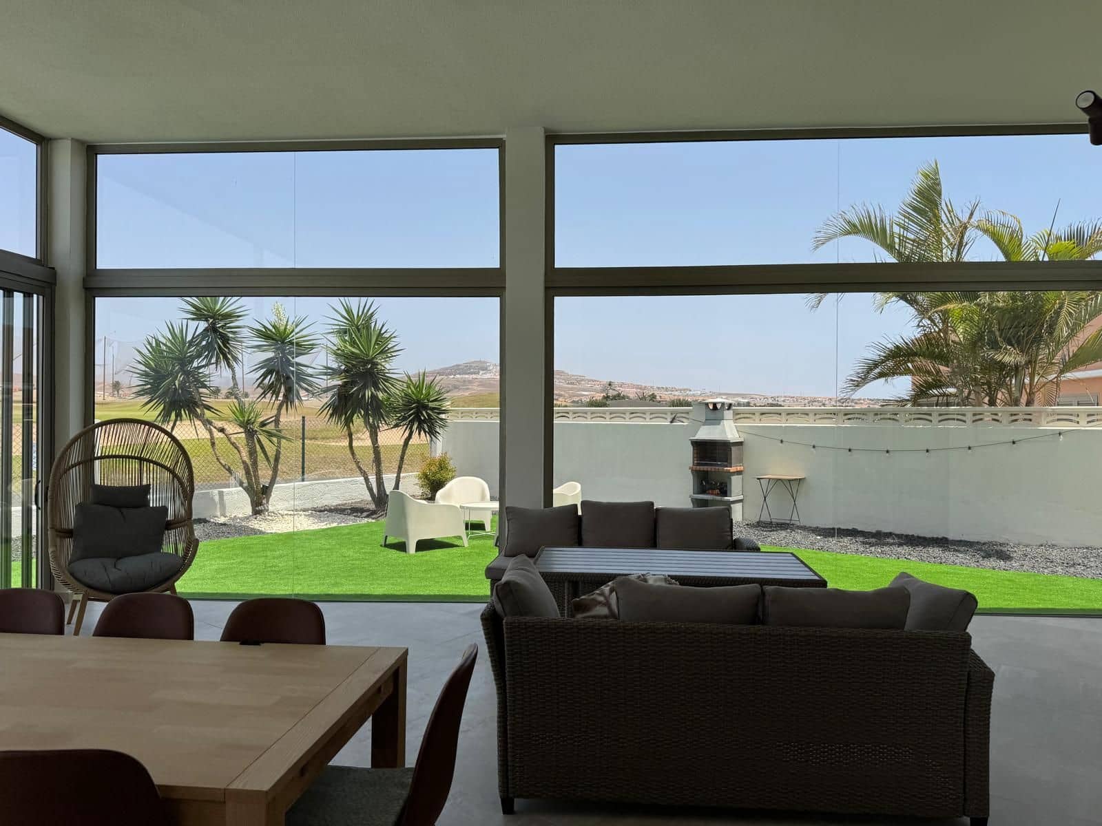 4 soveværelse Villa til salg i Caleta de Fuste med swimmingpool - € 675.000 (Ref: 9242736)