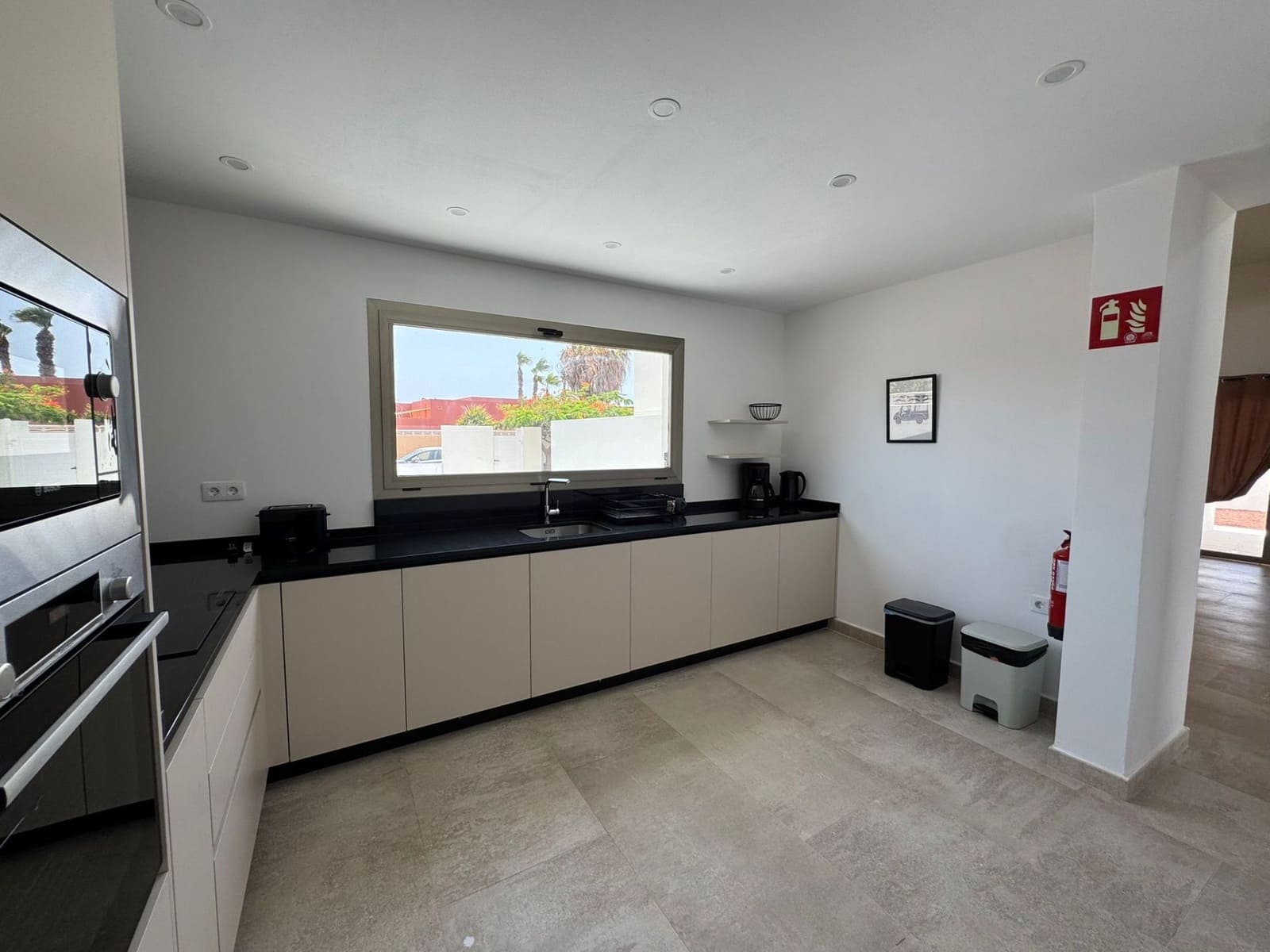 4 soveværelse Villa til salg i Caleta de Fuste med swimmingpool - € 675.000 (Ref: 9242736)