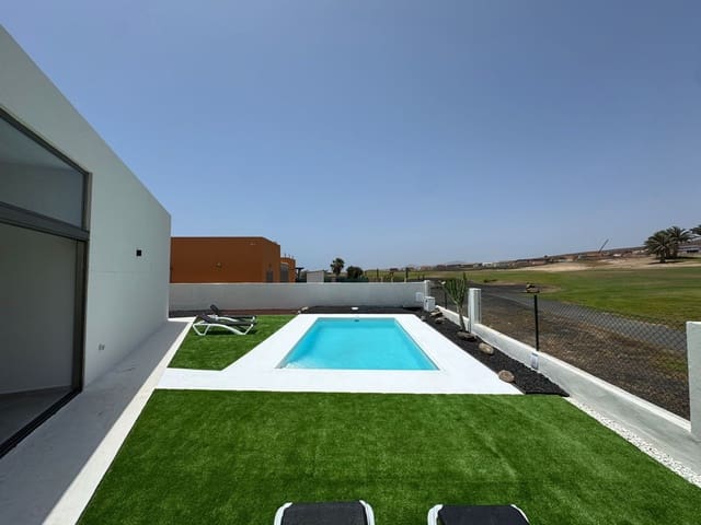 4 soveværelse Villa til salg i Caleta de Fuste, Antigua med swimmingpool - € 675.000 (Ref: 9242736)