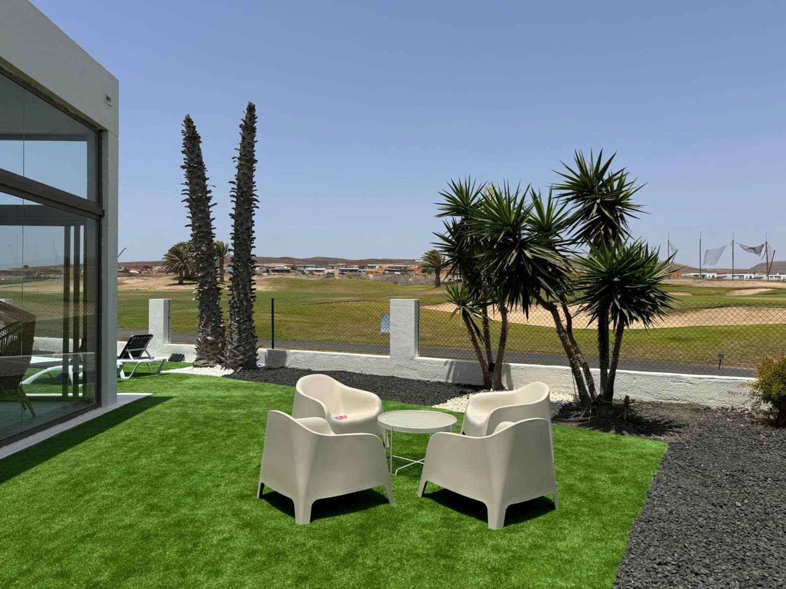 4 soveværelse Villa til salg i Caleta de Fuste med swimmingpool - € 675.000 (Ref: 9242736)