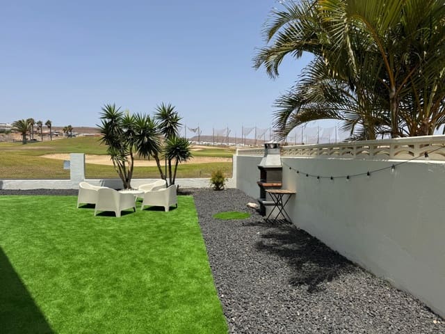 4 soveværelse Villa til salg i Caleta de Fuste, Antigua med swimmingpool - € 675.000 (Ref: 9242736)