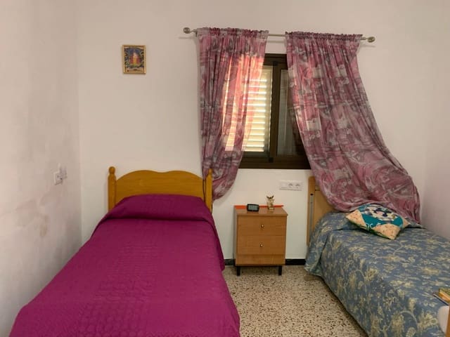 4 soveværelse Byhus til salg i Antigua - € 230.000 (Ref: 9256789)