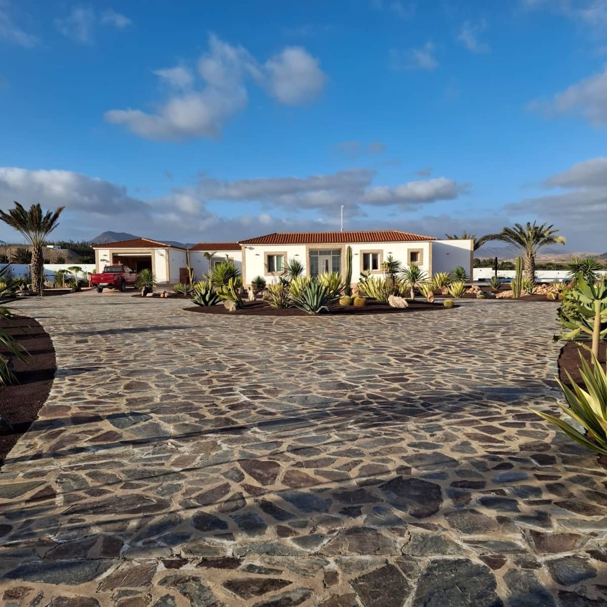 5 sypialnia Willa na sprzedaż w Tuineje z basenem garażem - 695 000 € (Ref: 9272147)