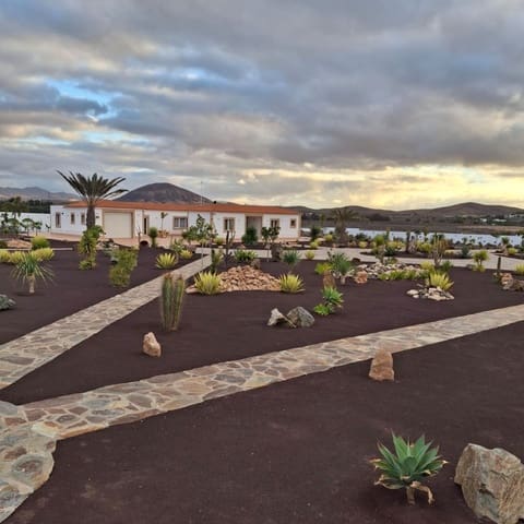 5 chambre Villa/Maison à vendre à Tuineje avec piscine garage - 695 000 € (Ref: 9272147)