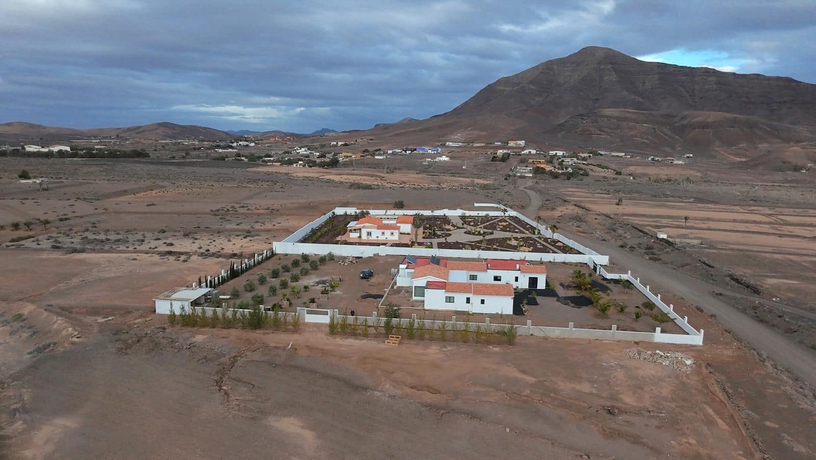 5 sypialnia Willa na sprzedaż w Tuineje z basenem garażem - 695 000 € (Ref: 9272147)