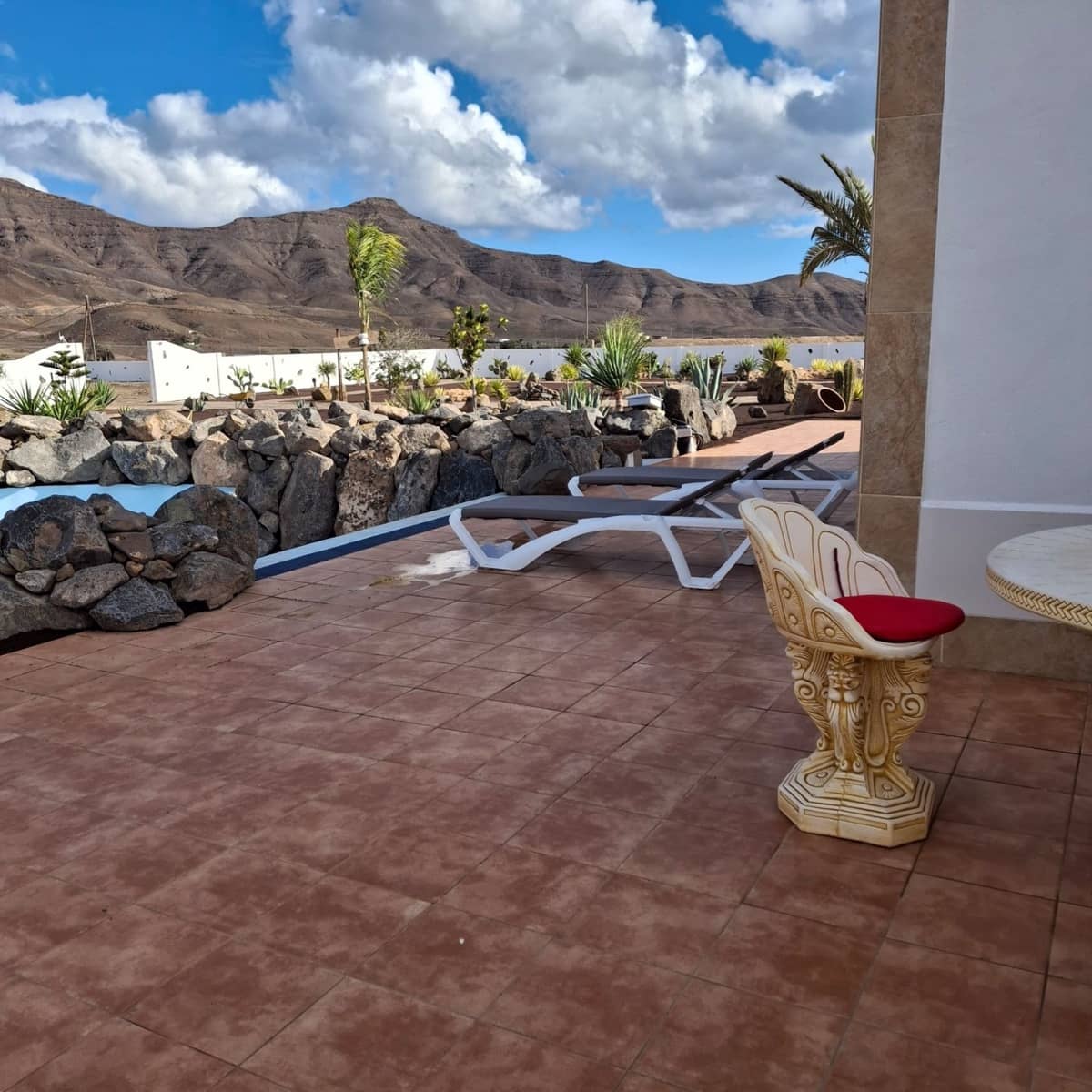 5 sypialnia Willa na sprzedaż w Tuineje z basenem garażem - 695 000 € (Ref: 9272147)