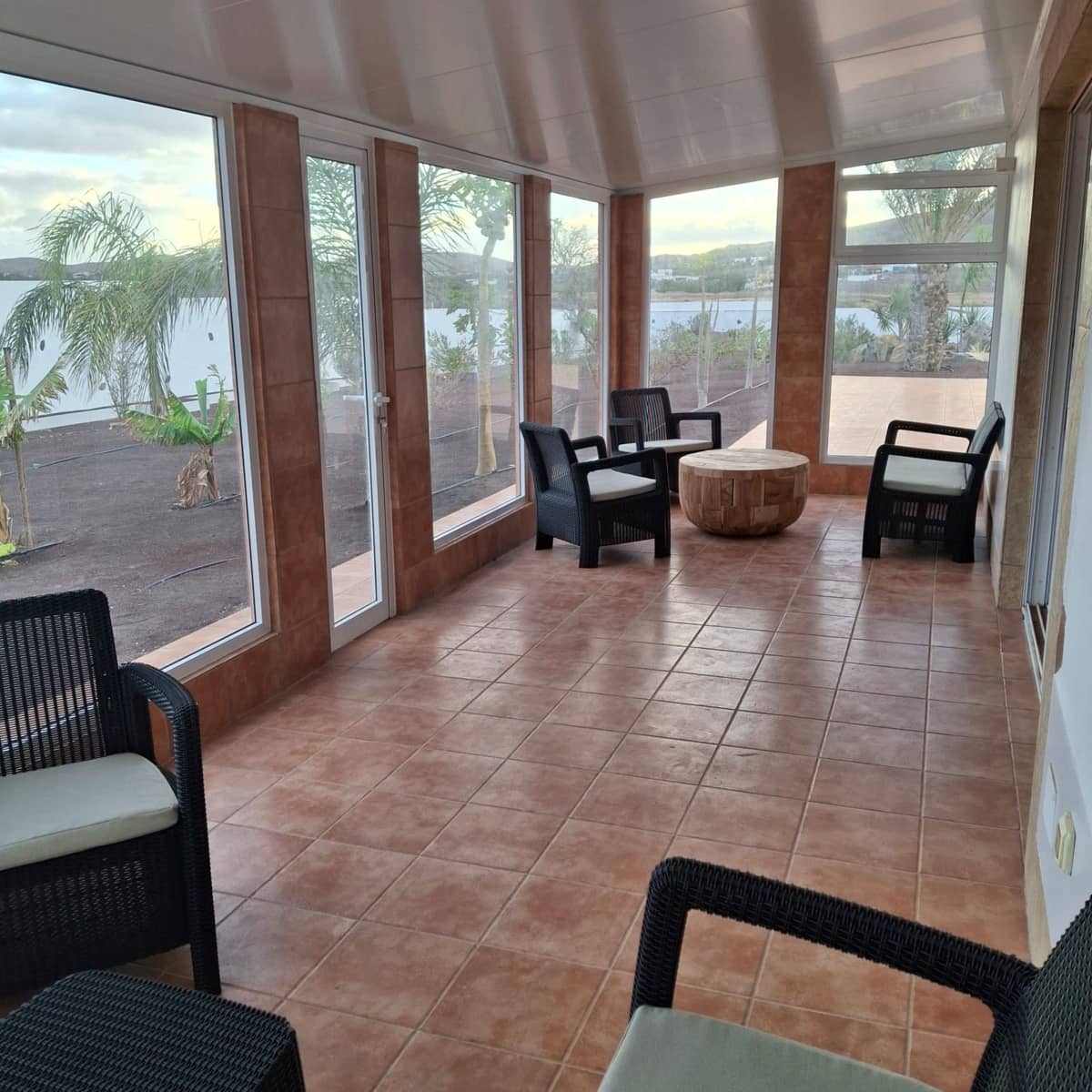 5 sypialnia Willa na sprzedaż w Tuineje z basenem garażem - 695 000 € (Ref: 9272147)