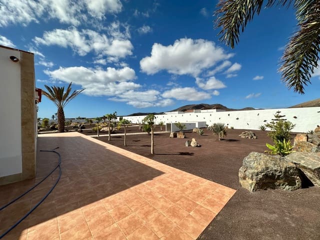 5 chambre Villa/Maison à vendre à Tuineje avec piscine garage - 695 000 € (Ref: 9272147)