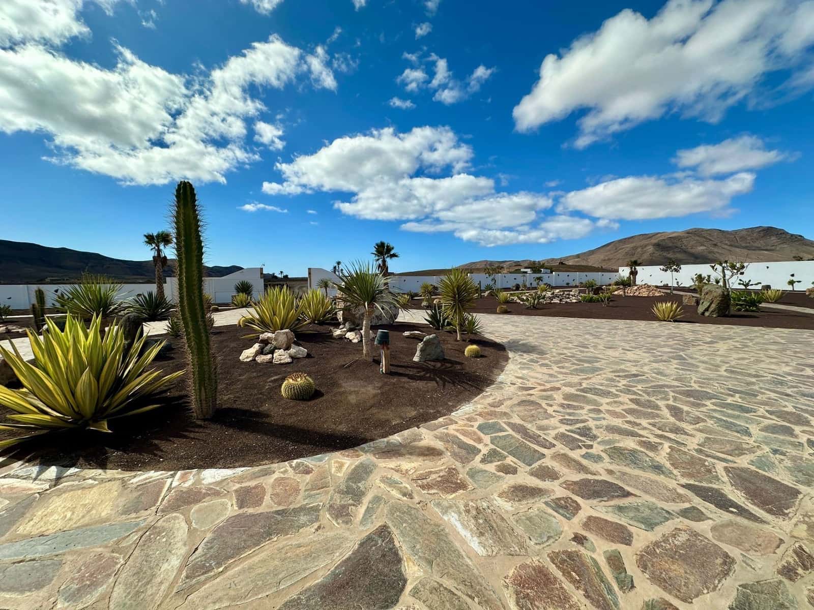 5 sypialnia Willa na sprzedaż w Tuineje z basenem garażem - 695 000 € (Ref: 9272147)