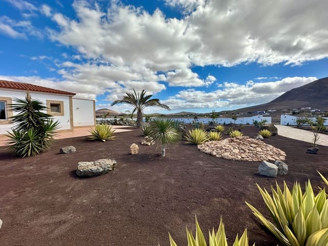 5 chambre Villa/Maison à vendre à Tuineje avec piscine garage - 695 000 € (Ref: 9272147)