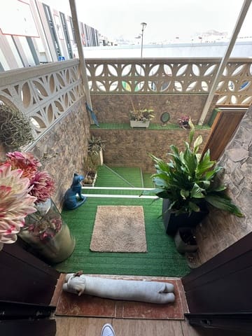 4 bedroom Townhouse for sale in Puerto del Rosario with garage - € 285,000 (Ref: 9284856)