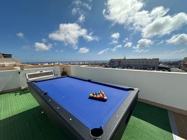 4 bedroom Townhouse for sale in Puerto del Rosario with garage - € 285,000 (Ref: 9284856)