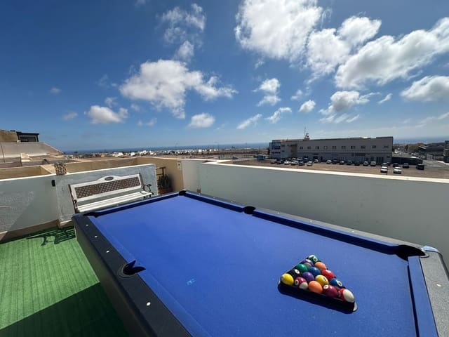 4 bedroom Townhouse for sale in Puerto del Rosario with garage - € 285,000 (Ref: 9284856)