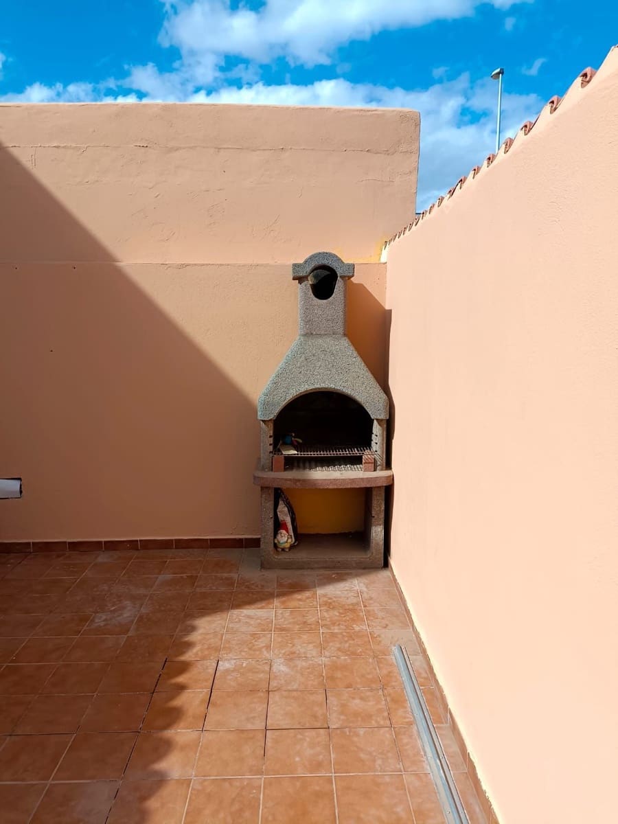 3 bedroom Townhouse for sale in Gran Tarajal - € 295,000 (Ref: 9294210)