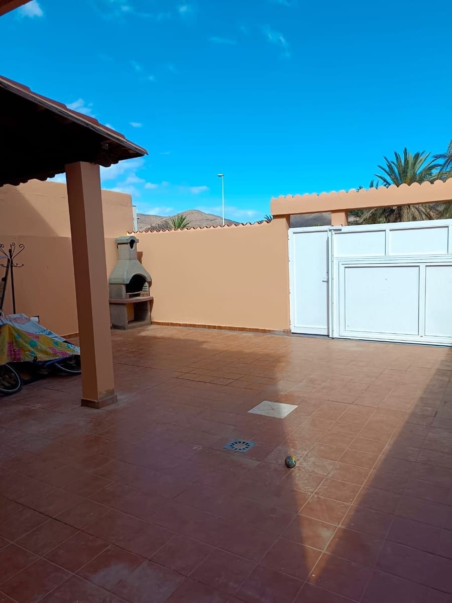 3 bedroom Townhouse for sale in Gran Tarajal - € 295,000 (Ref: 9294210)