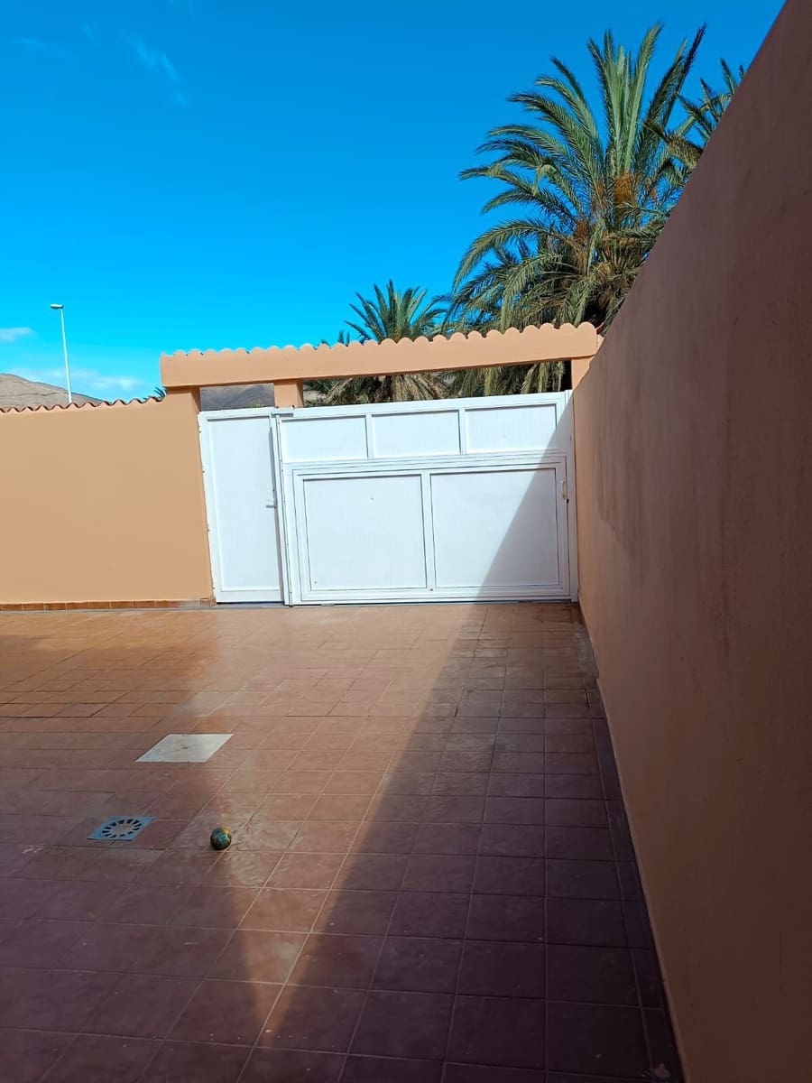 3 bedroom Townhouse for sale in Gran Tarajal - € 295,000 (Ref: 9294210)