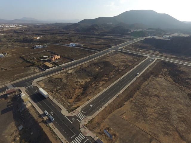 Terre non Aménagée à vendre à Corralejo, La Oliva - 150 000 € (Ref: 9330198)