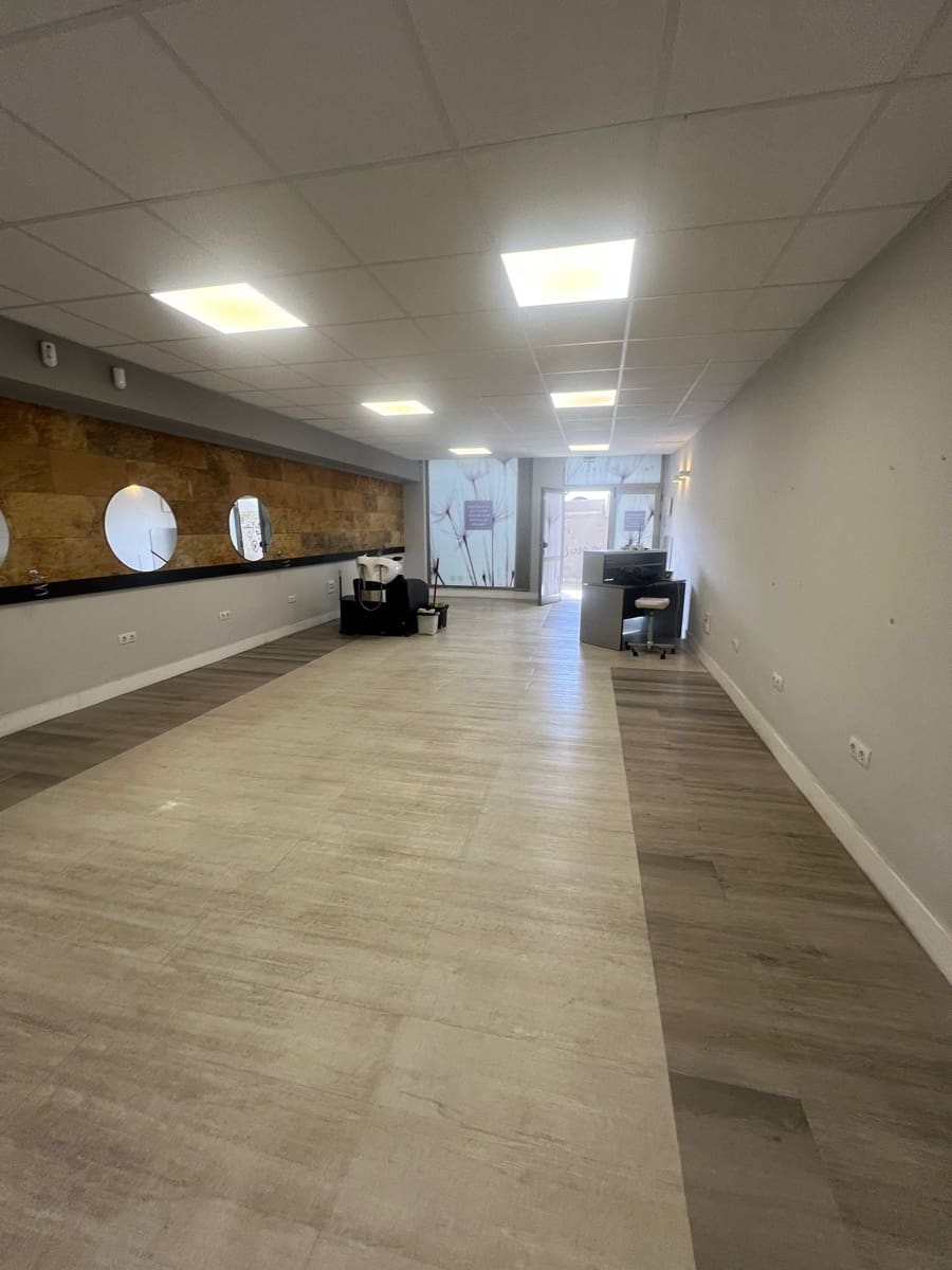 Commercial for sale in Puerto del Rosario - € 130,000 (Ref: 9362014)