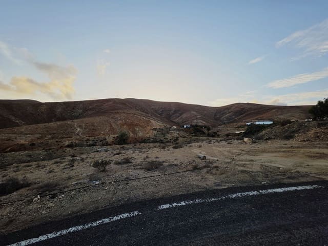 Grunde uden byggetilladelser til salg i Antigua - € 65.000 (Ref: 9410668)