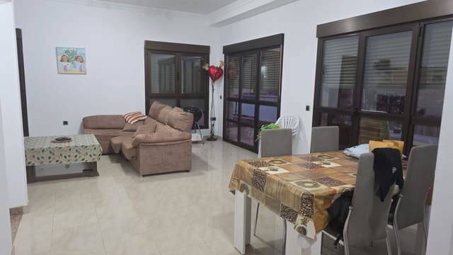 4 bedroom Townhouse for sale in El Matorral, Puerto del Rosario - € 230,000 (Ref: 9419405)