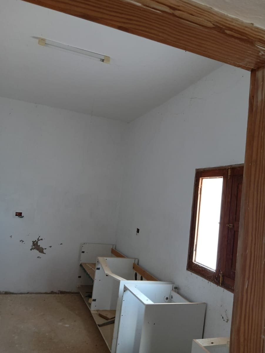 3 bedroom Finca/Country House for sale in Antigua - € 160,000 (Ref: 9430701)