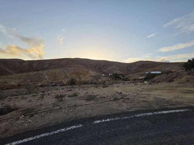 3 bedroom Finca/Country House for sale in Antigua - € 160,000 (Ref: 9430701)