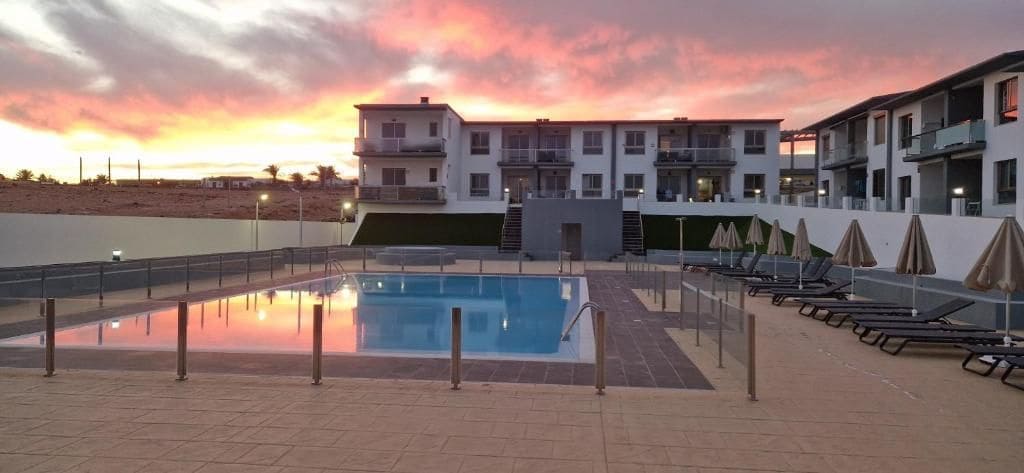 1 sypialnia Apartament na sprzedaż w Costa de Antigua z basenem garażem - 150 000 € (Ref: 9439573)