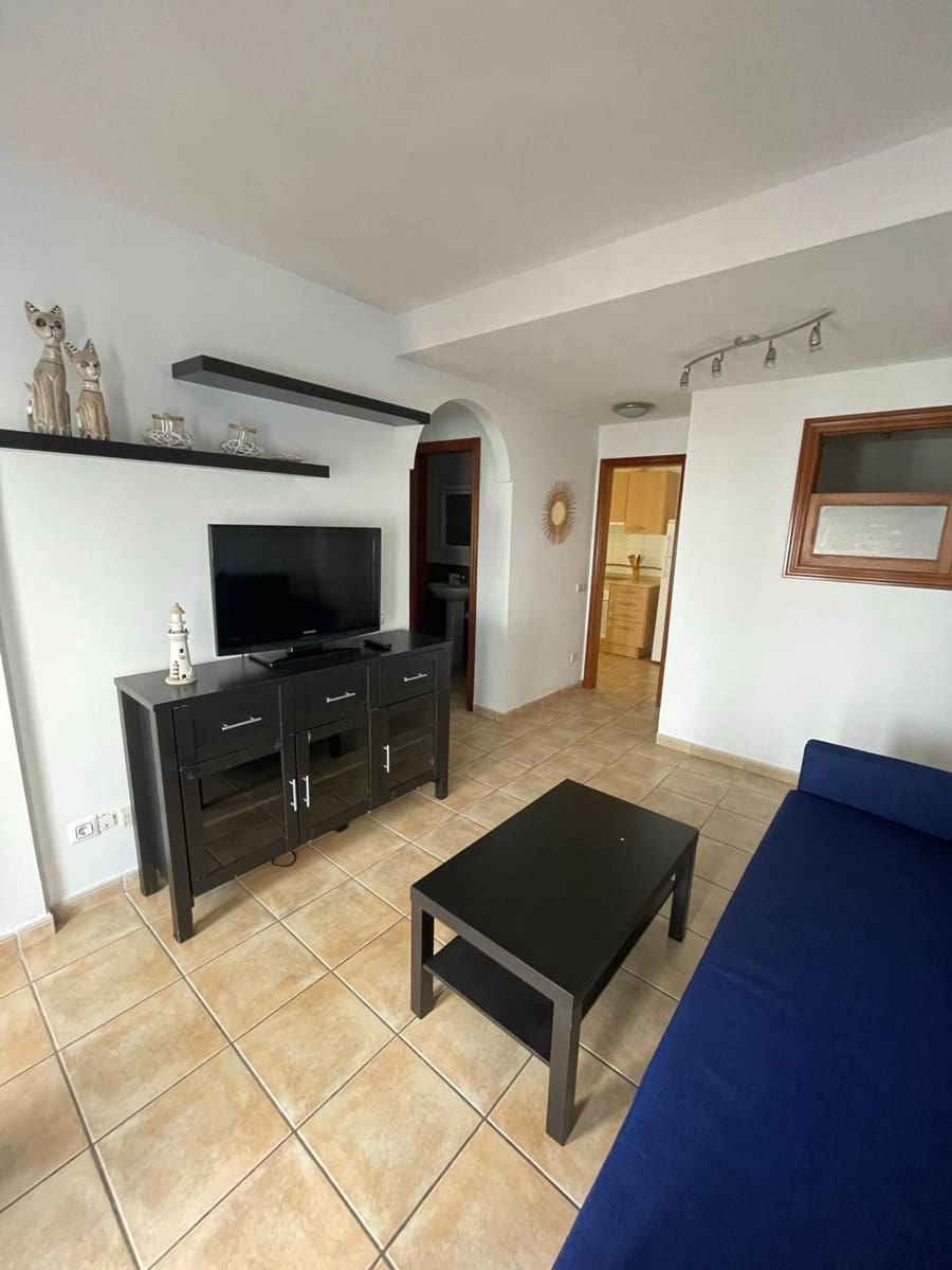 2 bedroom Apartment for sale in Caleta de Fuste - € 200,000 (Ref: 9439574)